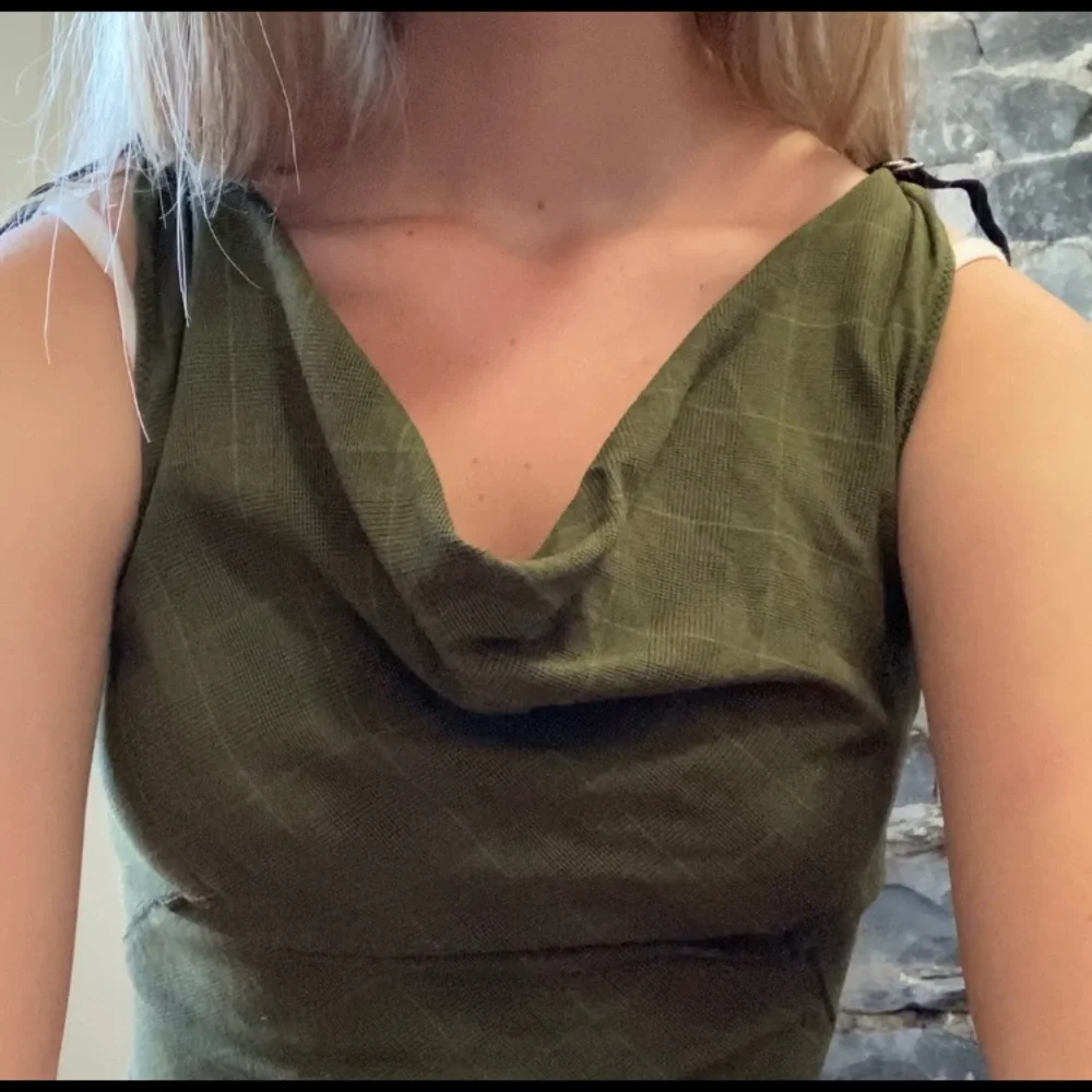 Vintage cowl neck dress. Green size small. - Picture 3 of 4